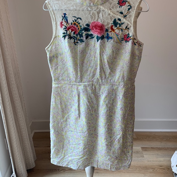 Embroidery dresses - Picture 2 of 6
